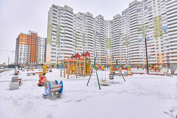 Fototapeta na wymiar A photo of residential complex in winter 