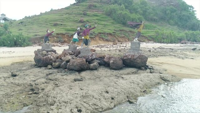 Drone Mandalika Island patung