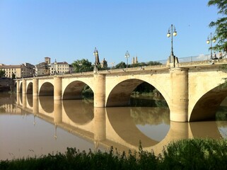 Bonito puente de España