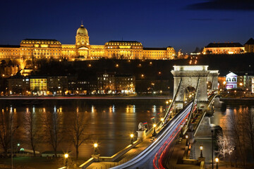 Fototapeta premium Szechenyi Chain Bridge and Royal Palace in Budapest. Hungary