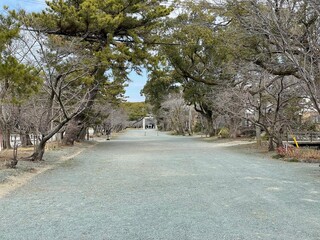 柳川の境内の砂利道