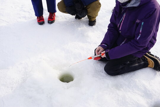 Smelt Ice Fishing at Lake Abashiri in Hokkaido, Japan - 日本 北海道 網走湖 ワカサギ釣り
