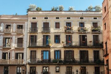Fototapeta na wymiar House front, architecture in Barcelona, Spain