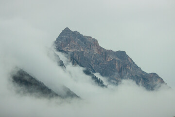 Berg in den Wolken
