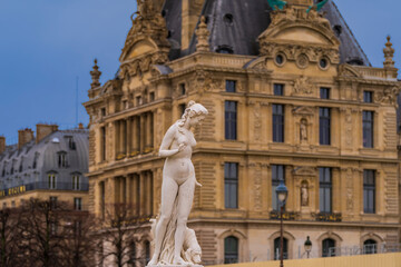 Obraz premium ESTATUA PARIS
