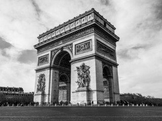 Fototapeta na wymiar Tourists visit the Arc de Triomphe in Paris