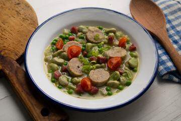 Stew with broad beans, peas and black pudding. Traditional tapas from the north of Spain.
