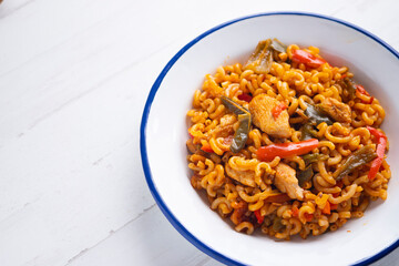 Fideua with chicken and peppers. Traditional Catalan recipe.