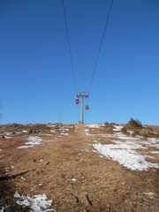 Obraz premium Die Seilbahn am Skigebiet amWurmberg