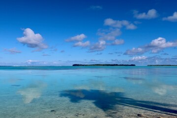 Fototapeta na wymiar tropical island with sky from French Polynesia 