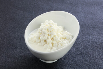 Dietary granulated cottage cheese for breakfast