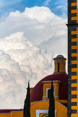 Nubes y cúpula en iglesia de San Francisco