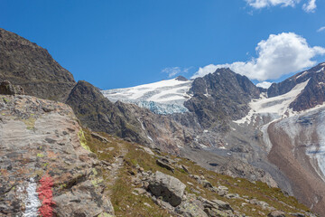 Fototapeta na wymiar Majestic panorama of the Gepatschferner suspended serac, Vallelunga, Alto Adige - Sudtirol, Italy. Popular mountaineering destinations. Concept about global warming