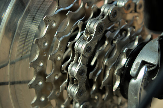 Bicycle cassette and KMC chain