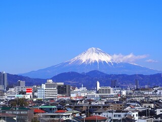 ＜静岡市＞富士山と静岡市街