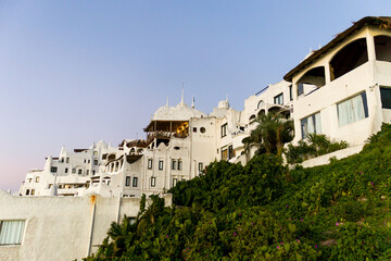 casa pueblo en Uruguay al atardecer