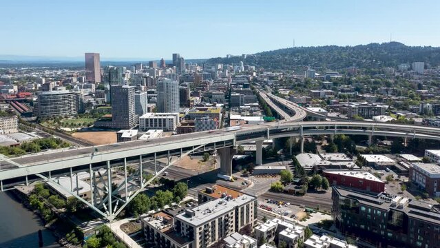 Freemont Bridge Hyperlapse located in Portland Oregon