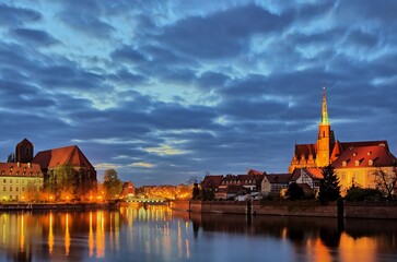 river Odra waterfront © Pawel Litwinski