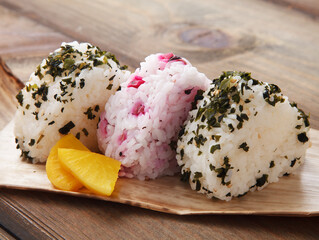 おにぎり　おむすび　 家庭料理