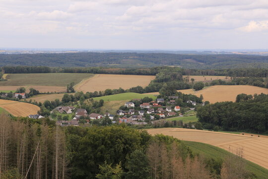 Blick von Eisborn, einem Ortsteil der Stadt Balve, ins Sauerland	
