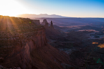 Fototapeta na wymiar Mesa arch,Canyonland National park at sunrise,Moab,Utah,usa. ud.