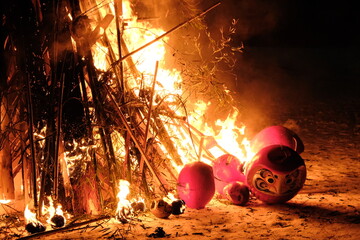 ダルマと火