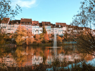 Fototapeta na wymiar Stadtweiher in Wil (Herbst)