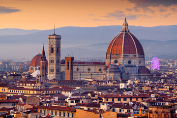 Fototapeta premium Florence, Italy Skyline at Dusk