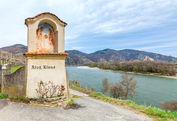 Ried Klaus in der Wachau über der Donau