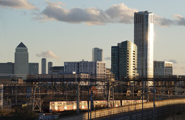 Fototapeta premium UK, England, London, Canary Wharf from Stratford