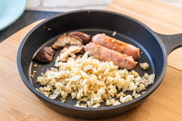 炒め料理　カリフラワーライス