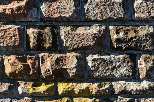 Ntursteinmauer