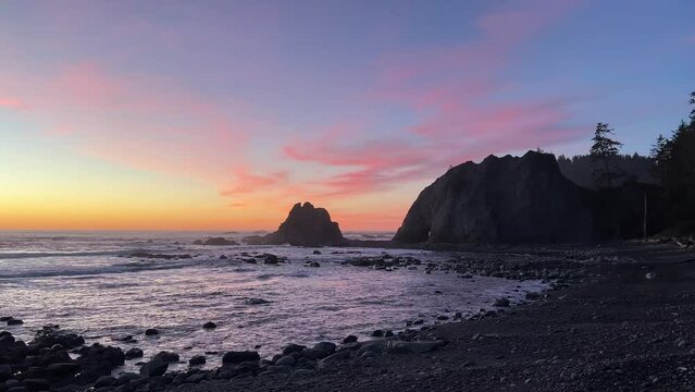 Sunset over the Pacific Ocean in Olympic National Park
