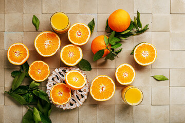 Frische orangen früchte auf einem rustikalen hintergrund.Textfreiraum. 