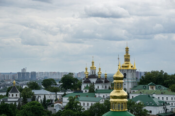 Fototapeta na wymiar View of the Kiev-Pechersk Lavra and Dnipro
