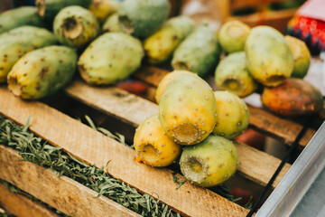 Fruto del Nopal o Tunas en mercado de sudamerica