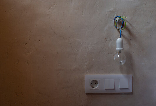 bombilla apagada con cable