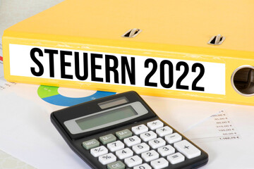 Ein Ordner Steuern 2022