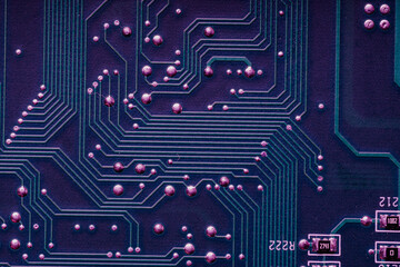 Electronic components of complex devices, tracks soldered on the board