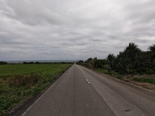 石垣島の農道、沖縄