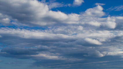 Fototapeta na wymiar Passages nuageux au-dessus de la mer Méditerranée