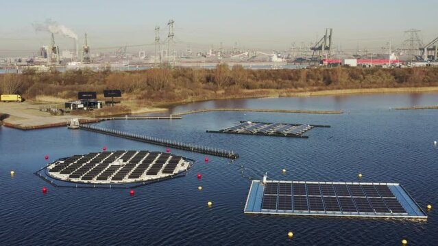Floating solar panels on lake, Rotterdam, Netherlands