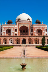 Obraz premium Humayun's Tomb famous tourist attraction destination. Delhi, India 