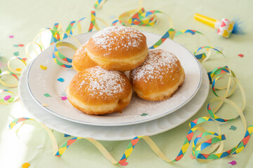 selbstgemachte Faschingskrapfen