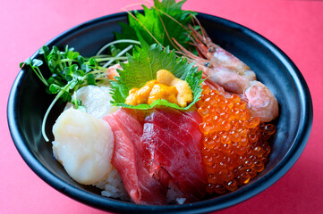 海鮮丼 KAISENDON