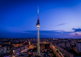Fernsehturm Berlin im Sonnenuntergang 