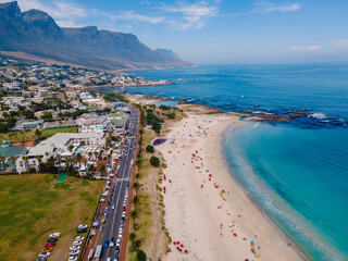 Camps Bay strand Kaapstad van bovenaf met drone luchtfoto, Camps Bay Kaapstad.