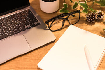 パソコン周りイメージ