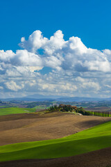 Fototapeta na wymiar Typical Tuscan landscape near Siena, Tuscany, Italy
