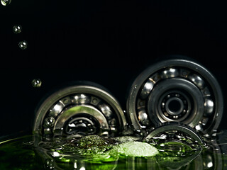 Ball bearing. Lubricating oil.